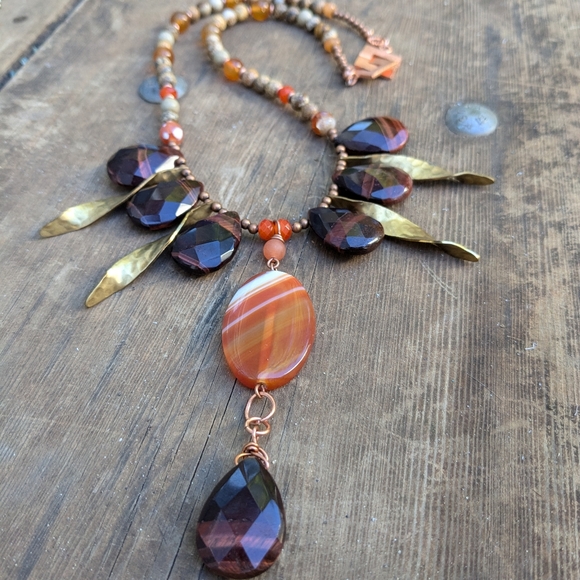 Fringe Collar Agate Nevklace - Picture 6 of 9